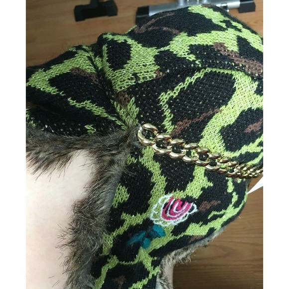 Vintage BETSEY JOHNSON WINTER HAT - Picture 2 of 9